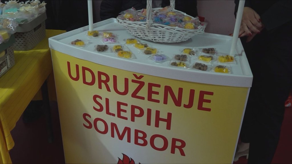 Udruženje slepih Sombor organizovalo izložbu prodajno-humanitarnog karaktera