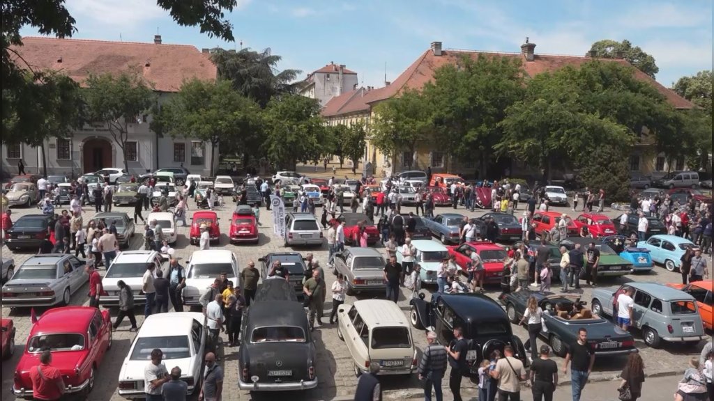 U Somboru održan 21. susret ljubitelja oldtajmera