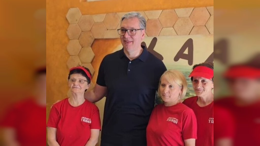 Predsednik Vučić krenuo u Orlovat, družio se sa ljudima u Crepaji