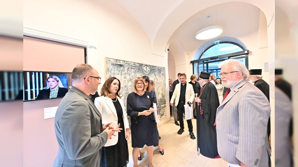 Maja Gojković otvorila izložbu u čast dva veka Matice srpske