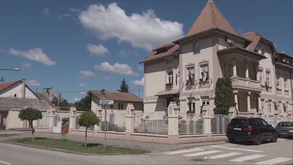 Beočin: Potpisani ugovori za energetsku sanaciju kuća i stanova