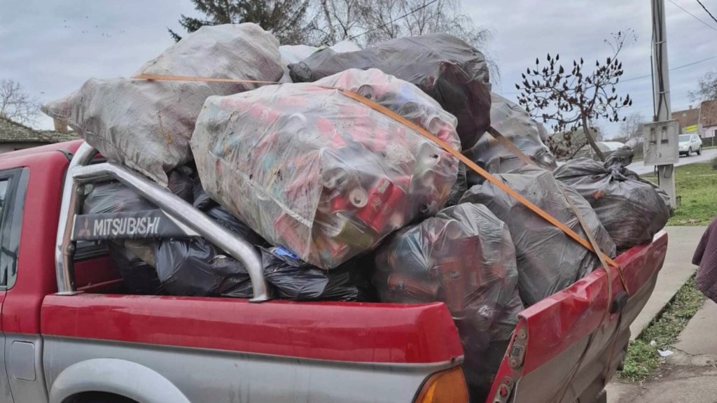 Somborci prikupili preko dve tone aluminijumskih limenki za reciklažu