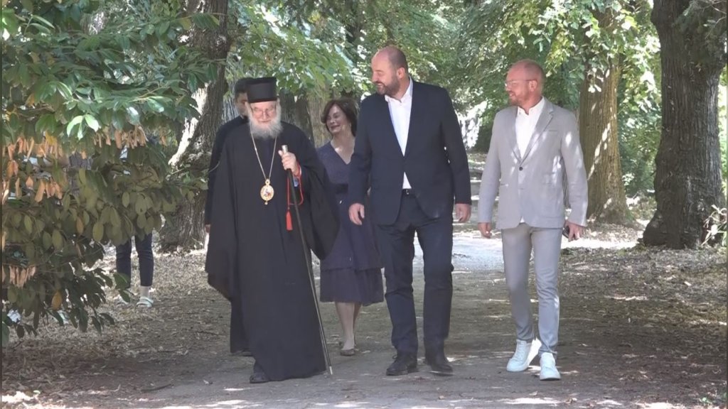 Potpisano osam ugovora za rekonstrukciju Dvorske bašte u Sremskim Karlovcima