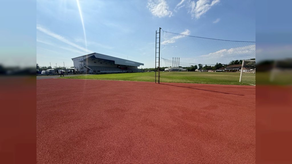 Sombor: U toku završni radovi na atletskoj stazi na Gradskom stadionu