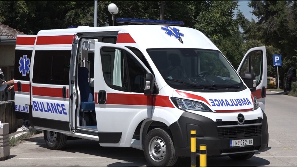 Potpuno opremljeno novo sanitetsko vozilo za Dom zdravlja u Inđiji