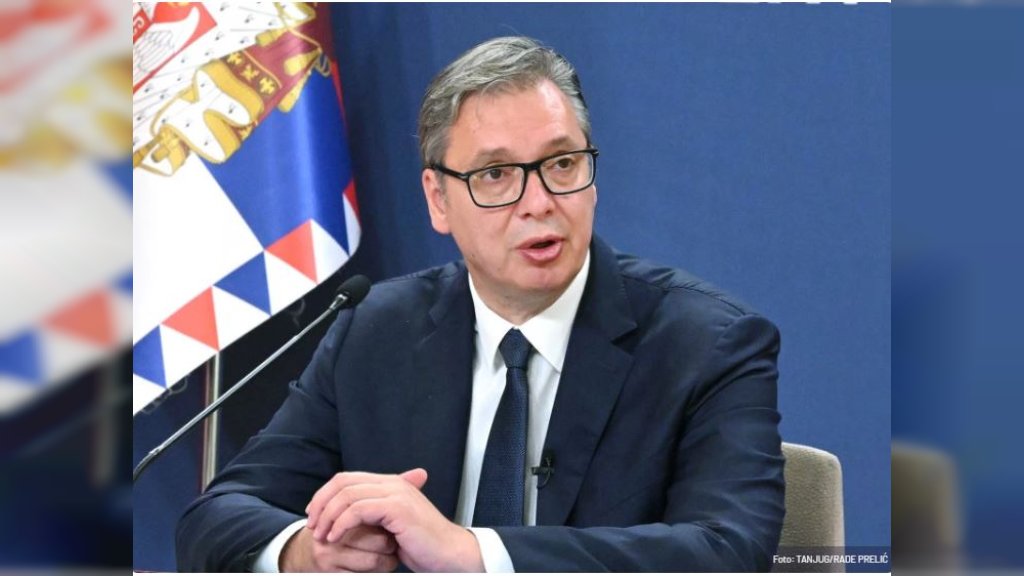 Predsednik Vučić obilazi Stakleni vidikovac "Kablar" kod Čačka