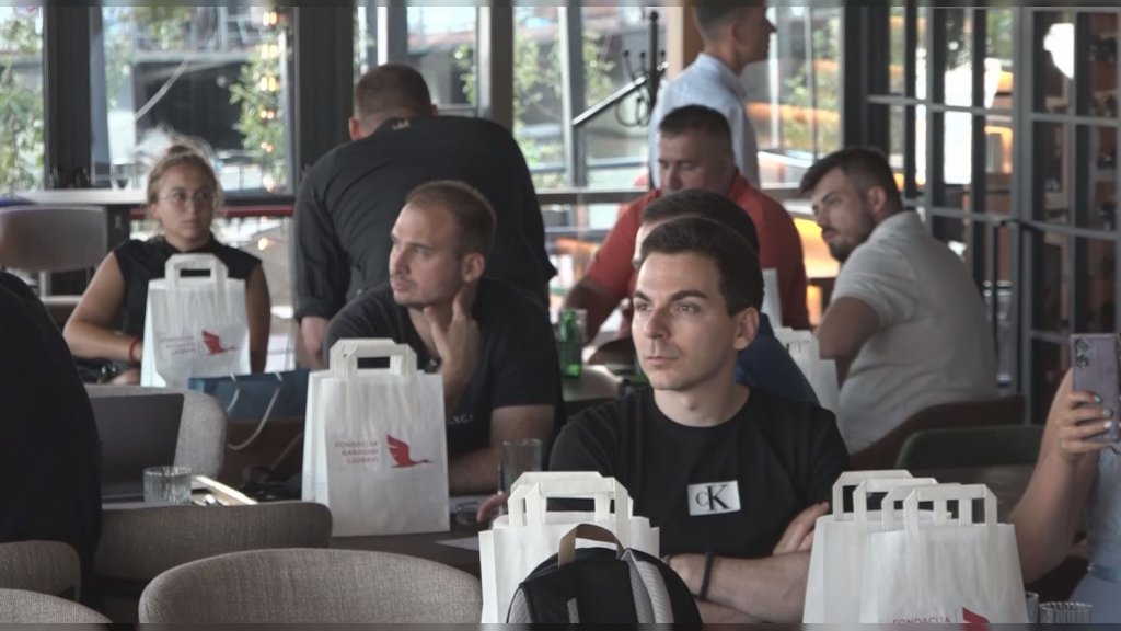 Biznis sa humanim ciljem: Održana tribina mladih preduzetnika