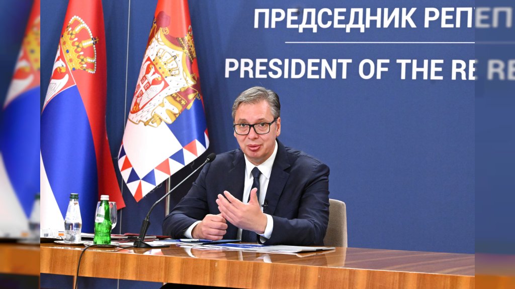 Predsednik Vučić čestitao Dan avijacije: Ostvareni značajni rezultati, da budu podsticaj za dalje