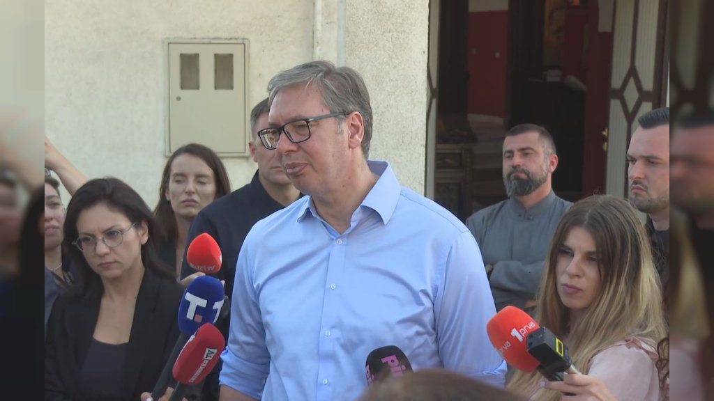 Predsednik Vučić posetio Donji Malovan: Sve srpsko je spaljeno i srušeno,teško je ovde biti Srbin