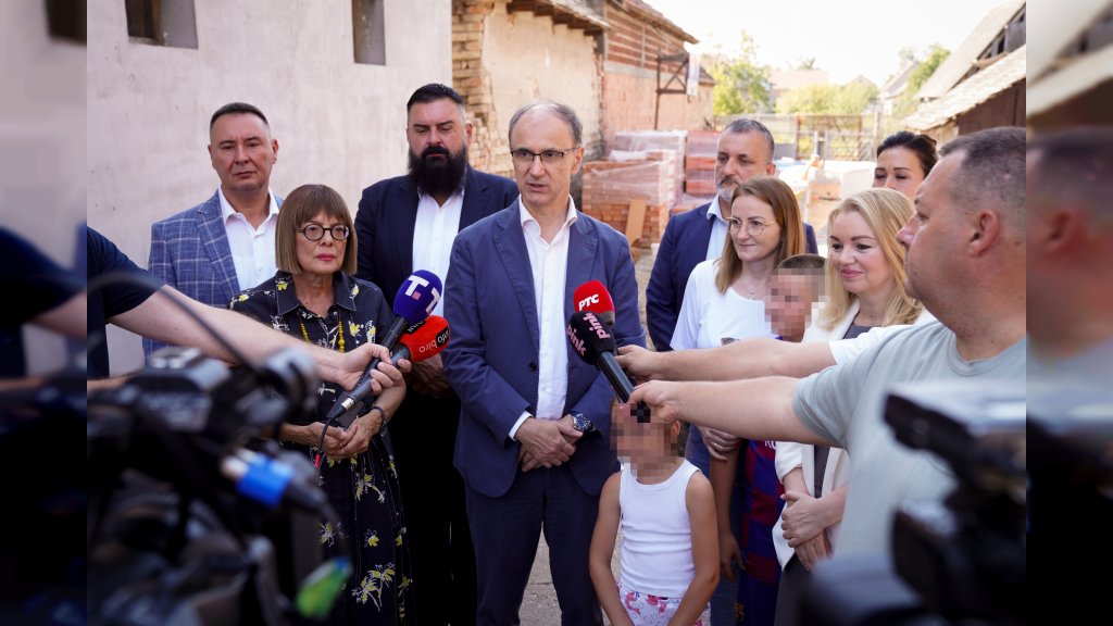 PREMIJER MACUT U ŠIDU: Država nastavlja podršku izbegličkim porodicama