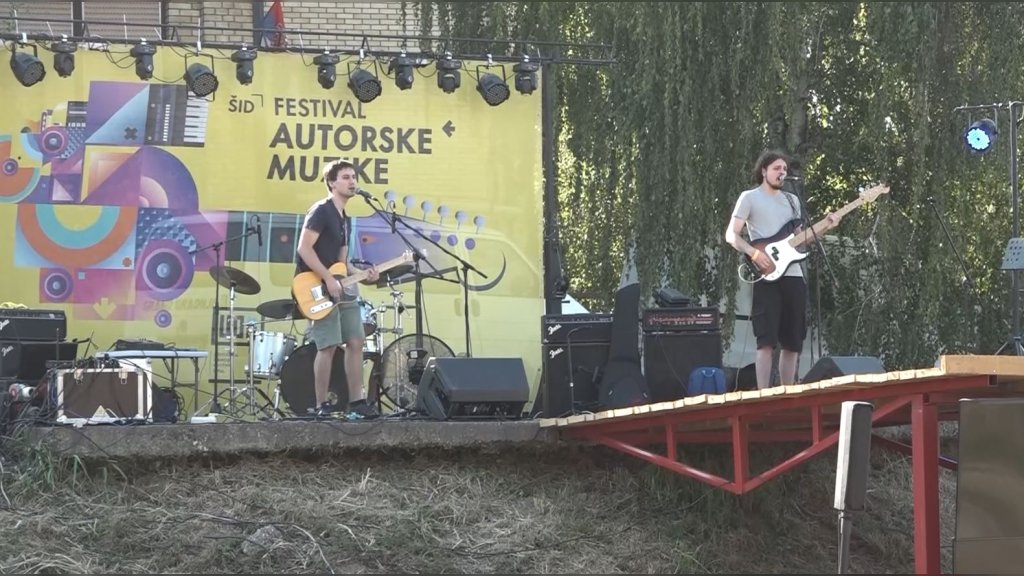 Ušće dobrih ljudi i autorske muzike: Mladi bendovi oduševili publiku u Moroviću