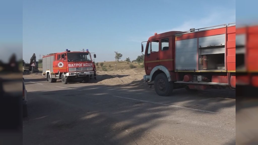 Borba sa vatrenom stihijom u Deliblatskoj peščari ne jenjava