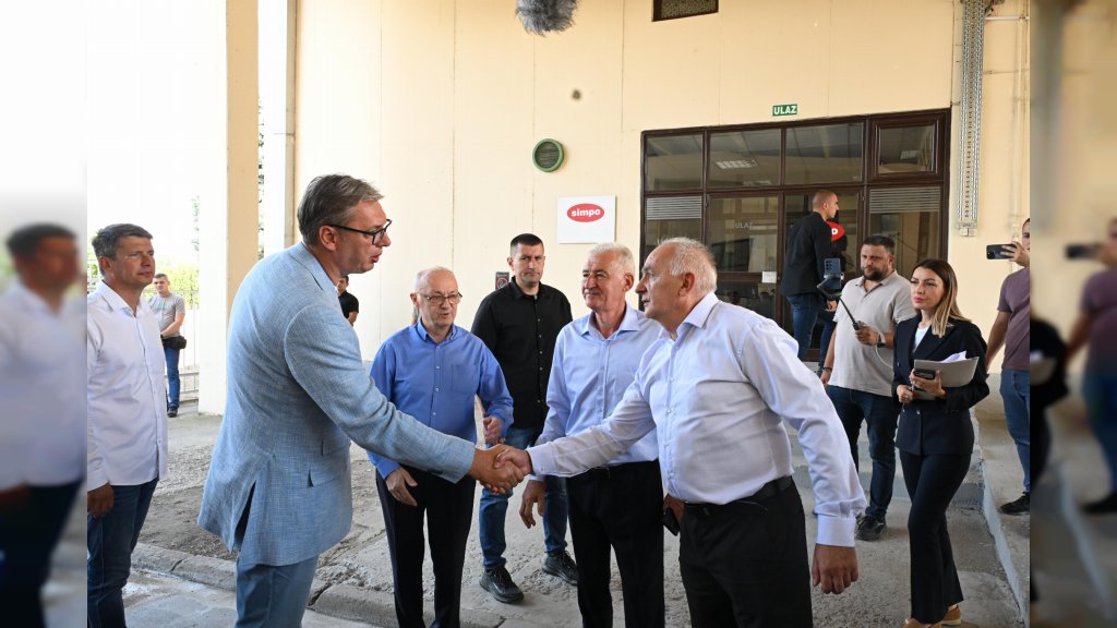 Predsednik Vučić: Sa 500 miliona evra mogli bismo da rešimo pitanje velikih firmi na jugu-Simpa i Jumka