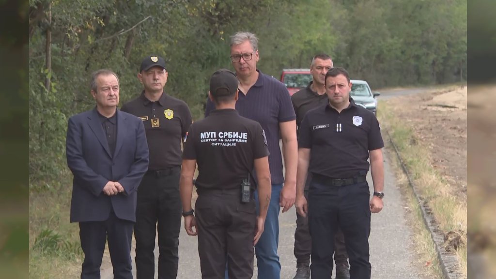 Predsednik Vučić: Razmere uništenja velike u Deliblatskoj peščari,stanovništvo nije bilo ugroženo