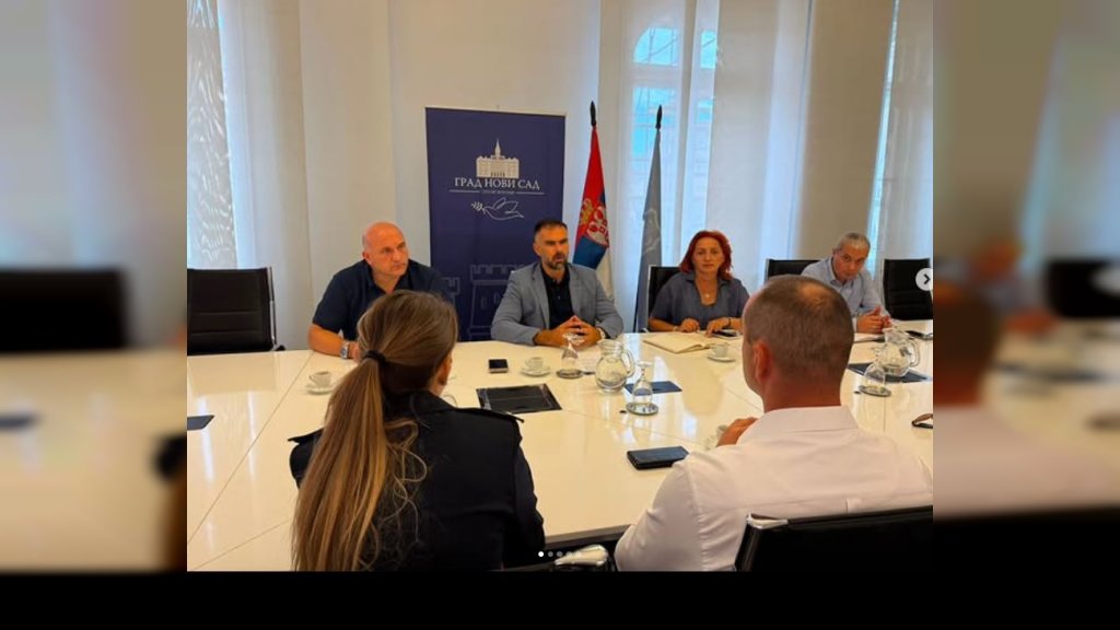 Gradonačelnik Mićin se sastao sa novosadskim vatrogascima