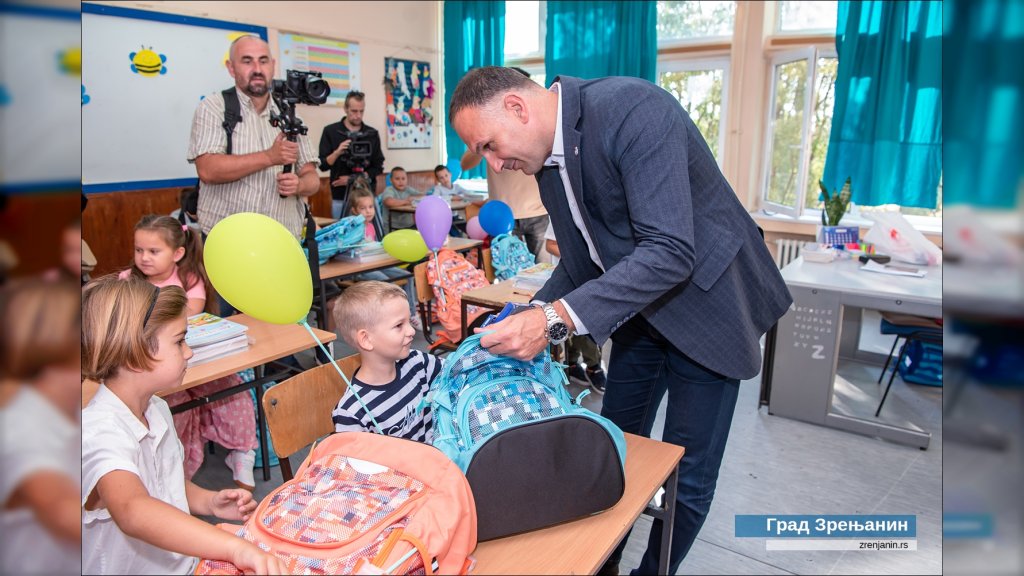 Besplatni udžbenici, đačke torbe i školski pribor za sve prvake sa teritorije grada Zrenjanina