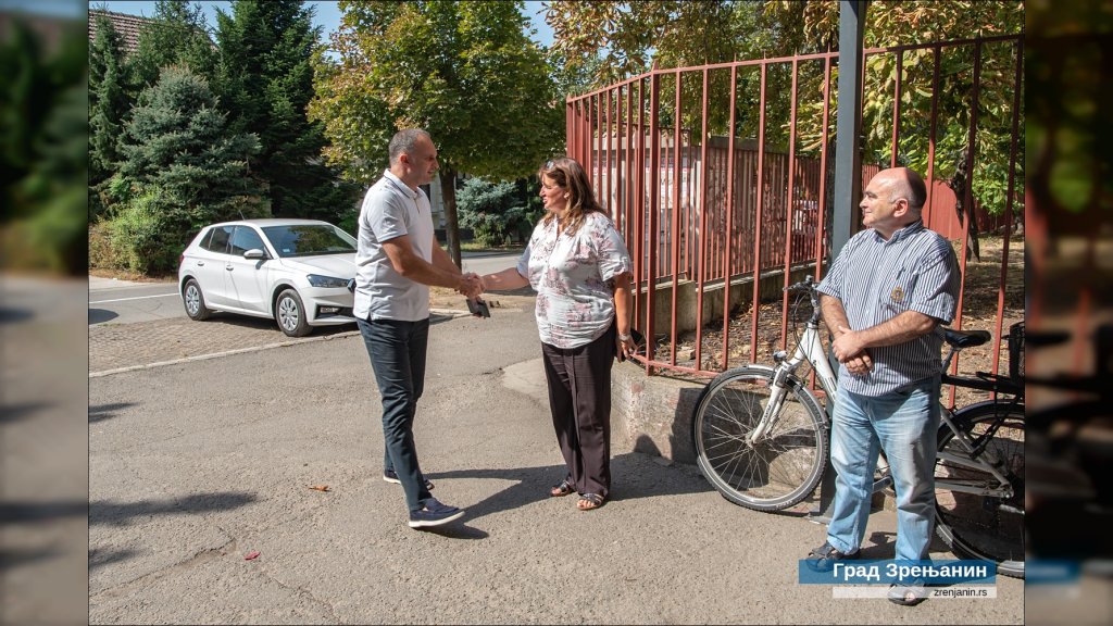 Gradonačelnik Zrenjanina obišao Hemijsko-prehrambenu i tekstilnu školu „Uroš Predić”