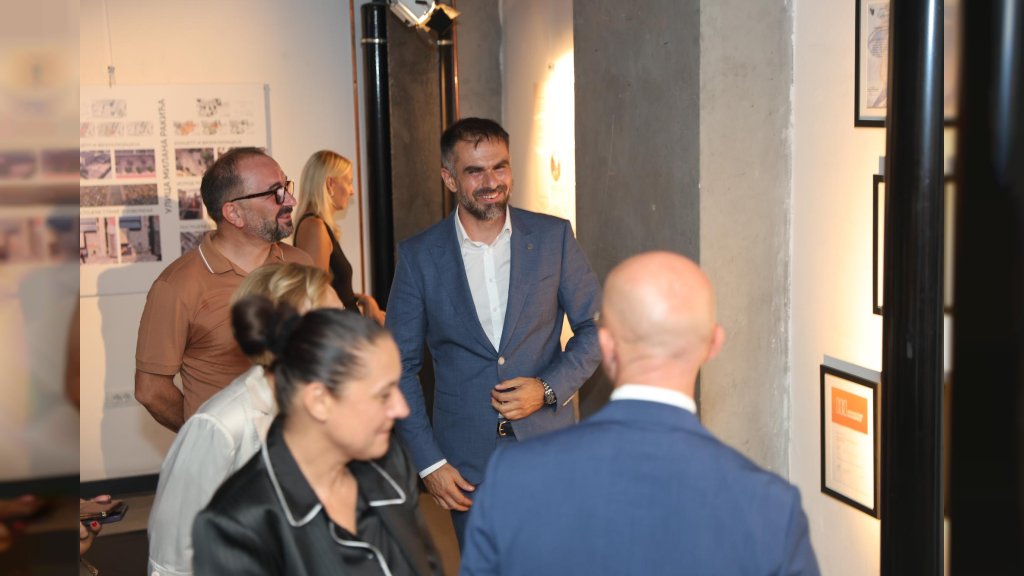 Žarko Mićin otvorio izložbu o obnovi Almaškog kraja