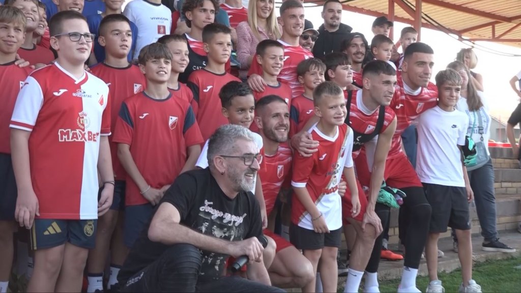 FK Vojvodina organizovao otvoreni trening i druženje sa navijačima