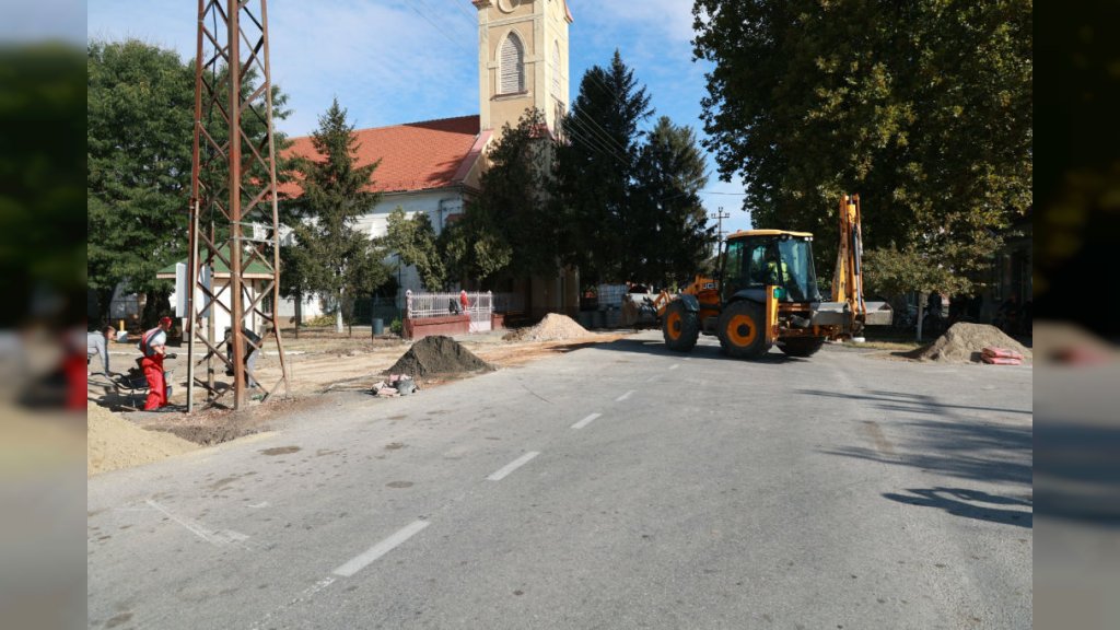Banatska Topola dobila obnovljeni Dom kulture i uređeniji centar sela