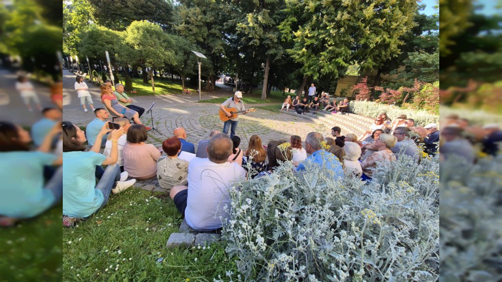 NEK ŽIVI POEZIJA: TRADICIONALNO OKUPLJANJE PESNIKA
