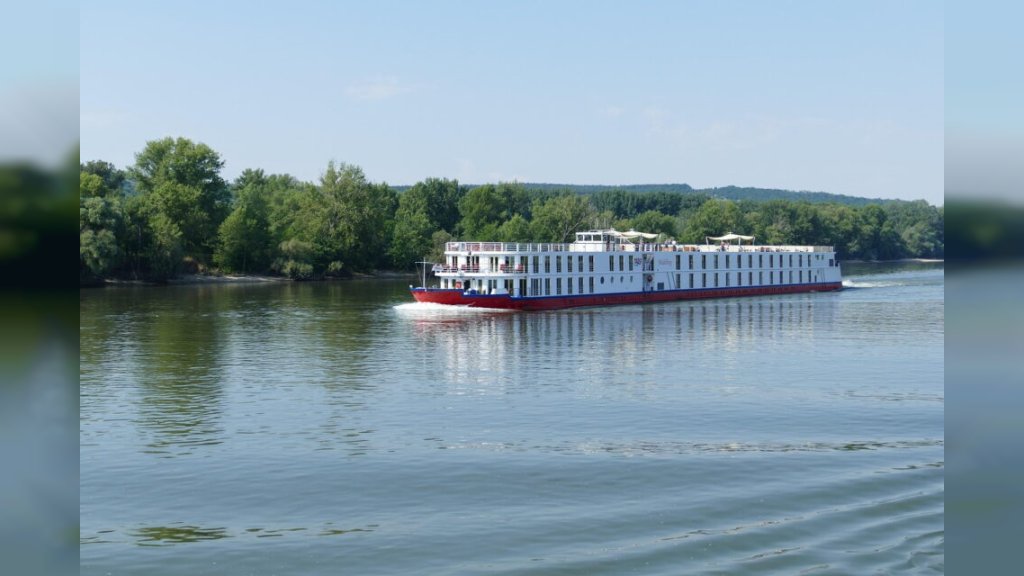 PRVI KRUZER ove sezone stiže u Novi Sad