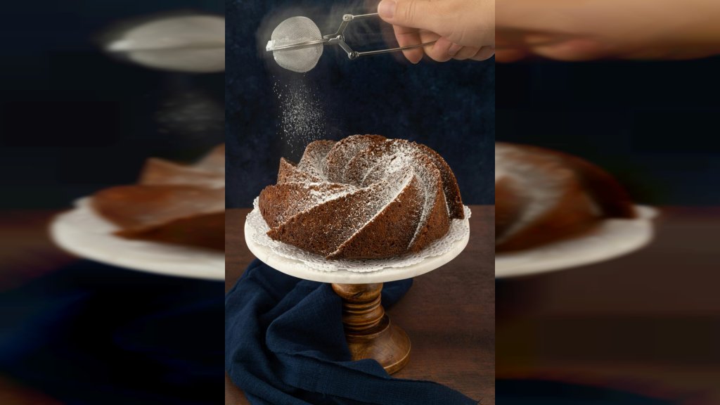 OVAJ KOLAČ RETKO OSTANE ZA SUTRA Ukusan, brz i jednostavan, a ukus se pamti dugo, ovo je recept