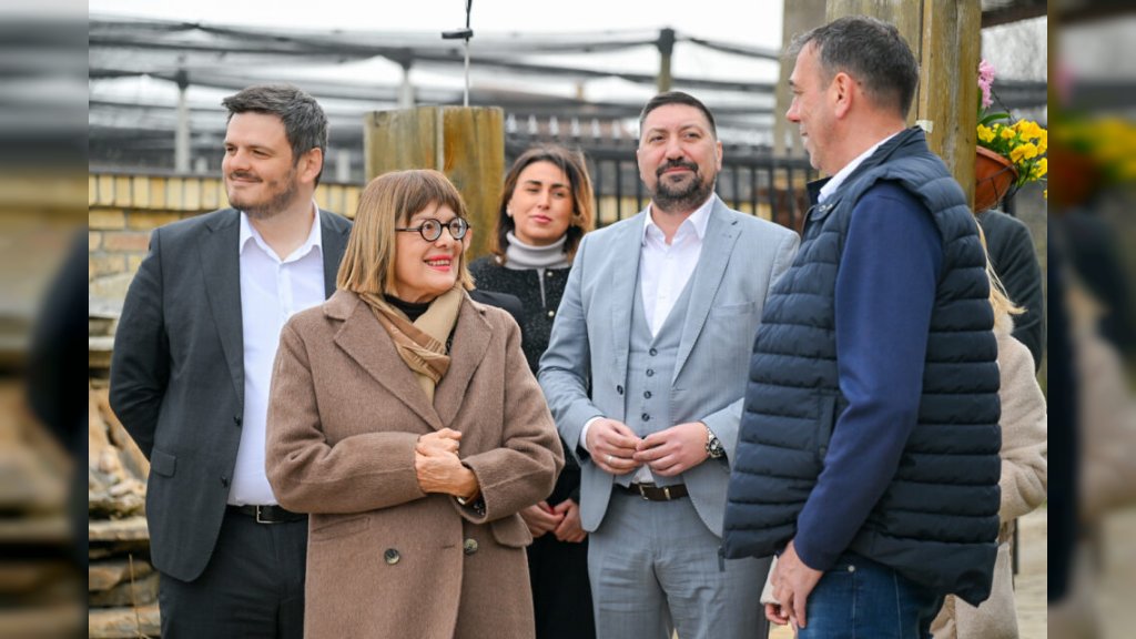 MAJA GOJKOVIĆ OBIŠLA PRIVREDNIKE U OPŠTINI KULA Pokrajinska vlada će nastaviti da pomaže