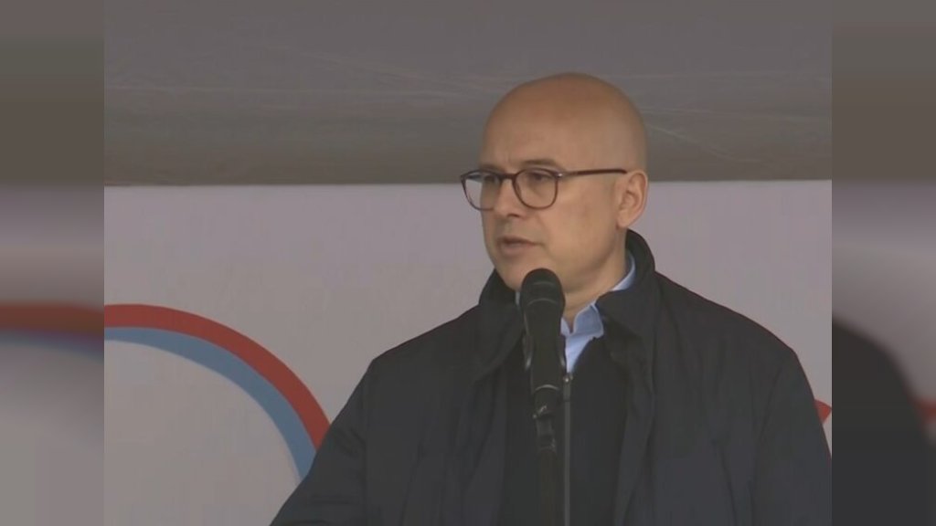 „NEMA POVLAČENJA, NE DAMO VOJVODINU GRUHONJIĆU I PAJTIĆU” Moćna poruka lidera SNS Vučevića iz Crvenke u susret lokalnim izborima