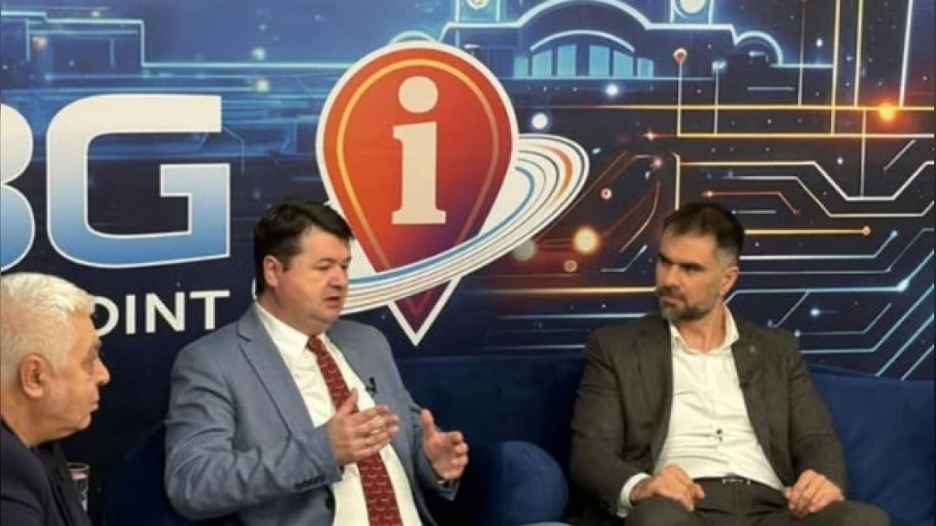 „SKANDALOZNO JE NASRTANJE NA POLICIJU“ Gradonačelnik Mićin o snimku ispred Rektorata koji sve govori: Blokader gura policajca, a on ga smiruje! Otkrio i o čemu je pričao sa Đokićem na početku blokada