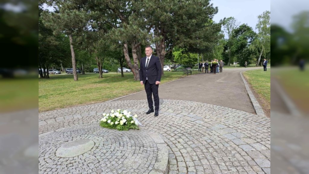 POMOĆNIK GRADONAČELNIKA NOVOG SADA NA OBELEŽAVANJU 9. MAJA – DANA POBEDE NAD FAŠIZMOM
