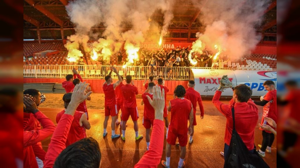 NAVIJAČI VOJVODINE PRIREDILI ISPRAĆAJ ZA PAMĆENJE NA FINALE KUPA SRBIJE: Mi smo uz vas i čuvamo vam leđa