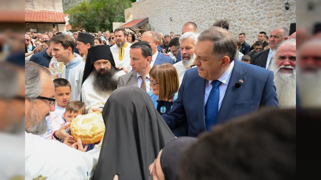 GOJKOVIĆEVA I DODIK U MRKONJIĆIMA: Zajednička podrška Duhovnom centru