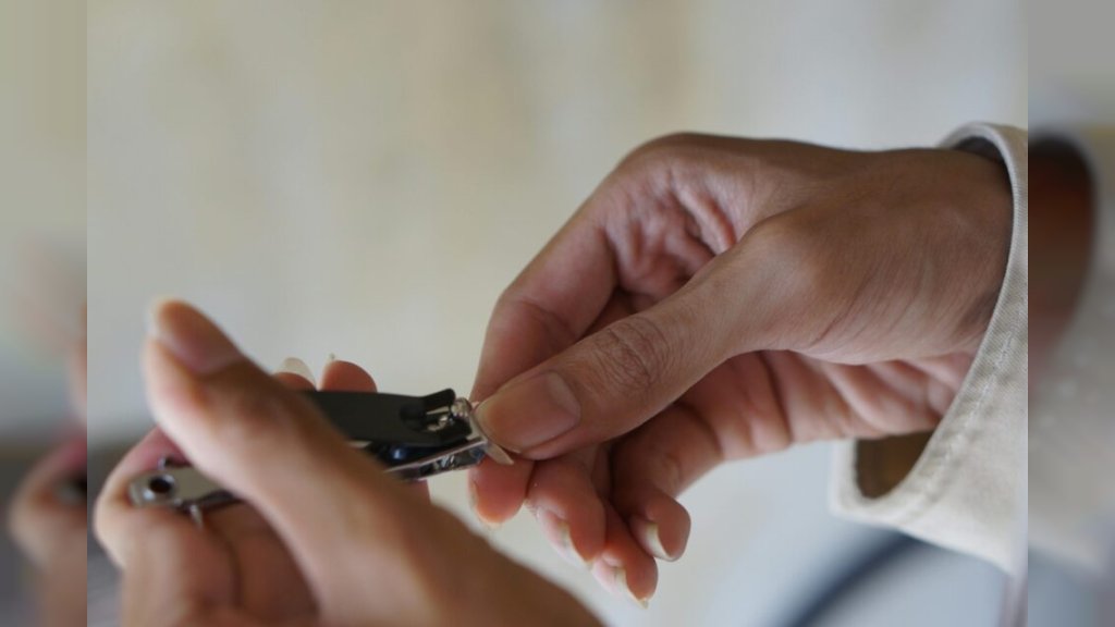 EVO ČEMU SLUŽI RUPU NA GRICKALICI ZA NOKTE, otkrivamo njenu neverovatnu funkciju!