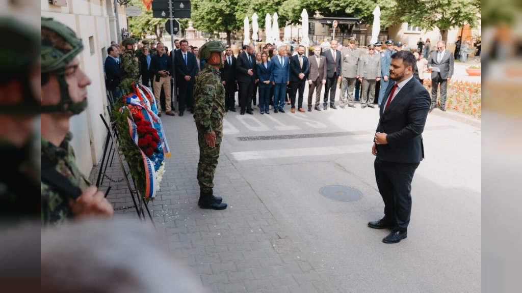 Članovi Pokrajinske vlade položili vence u okviru ceremonije obeležavanja godišnjice Majske skupštine