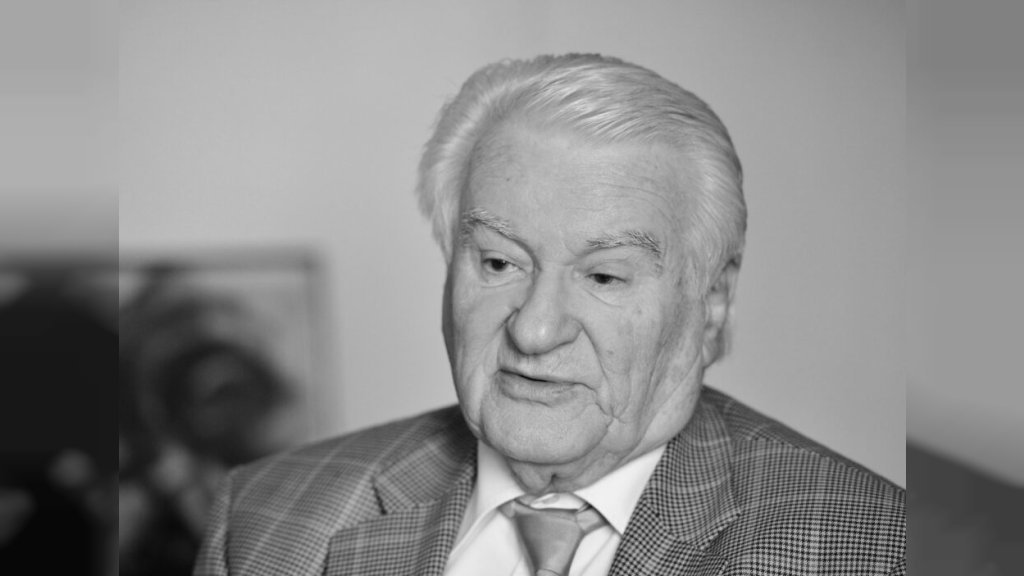 Preminuo Dragoljub Mićunović u 96. godini