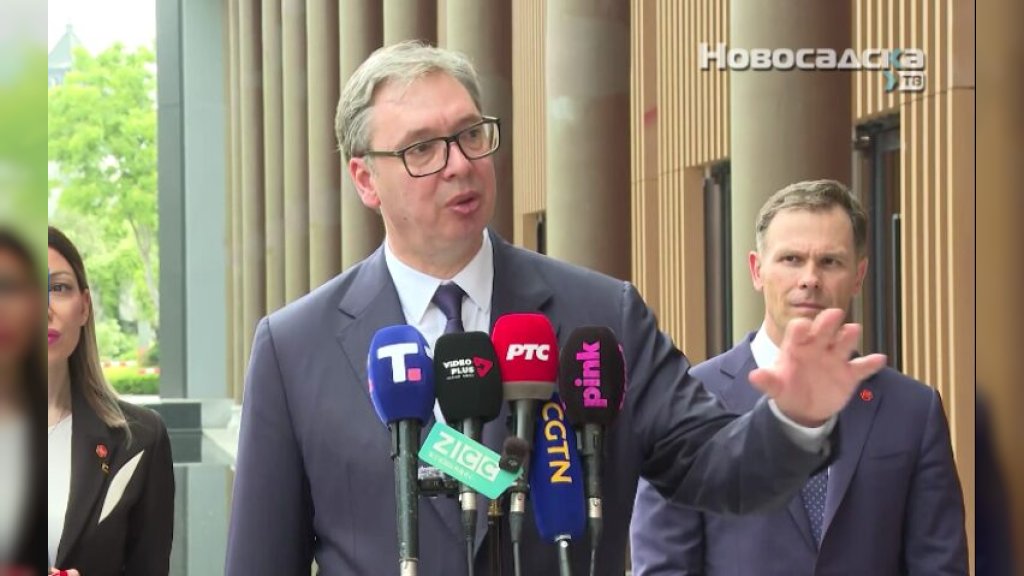 POTPISANI SPORAZUMI VREDNI 953 MILIONA EVRA  Vučić: Proizvodnja robota u Srbiji počeće između 10. i 20.jula