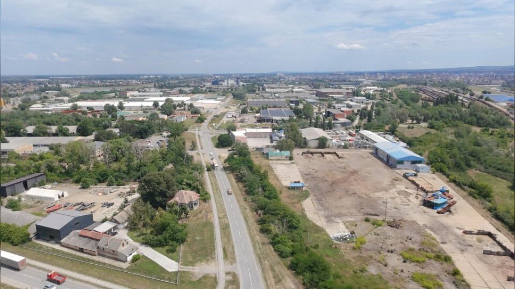 OBUSTAVA SAOBRAĆAJA U PRIVREDNIKOVOJ ULICI U NOVOM SADU
