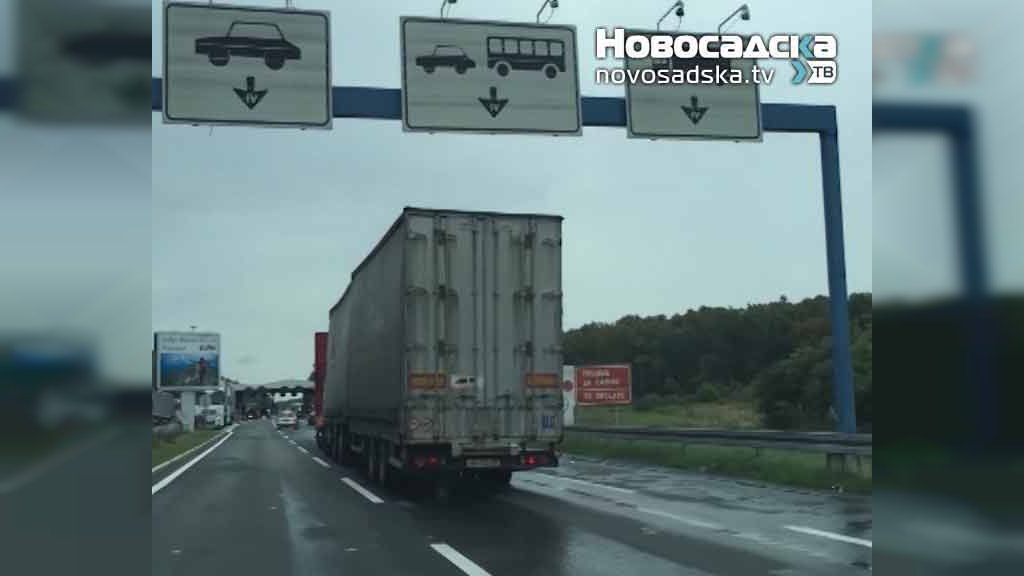 BEZ ZADRŽAVANJA NA PUTNIČKIM TERMINALIMA, kamioni na Batrovcima čekaju dva sata