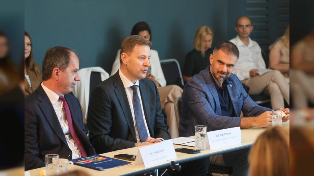 GRADONAČELNIK PRISUSTVOVAO PREZENTACIJI HIDROGEOLOŠKIH ISTRAŽIVANJA ZA NOVU TOPLANU Mićin: Geotermalna energija i solarni sistem budućnost grejanja na Mišeluku