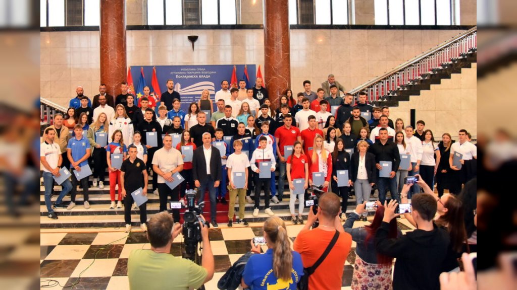 Basta uručio ugovore o stipendiranju 85 mladih sportista i 24 trenera