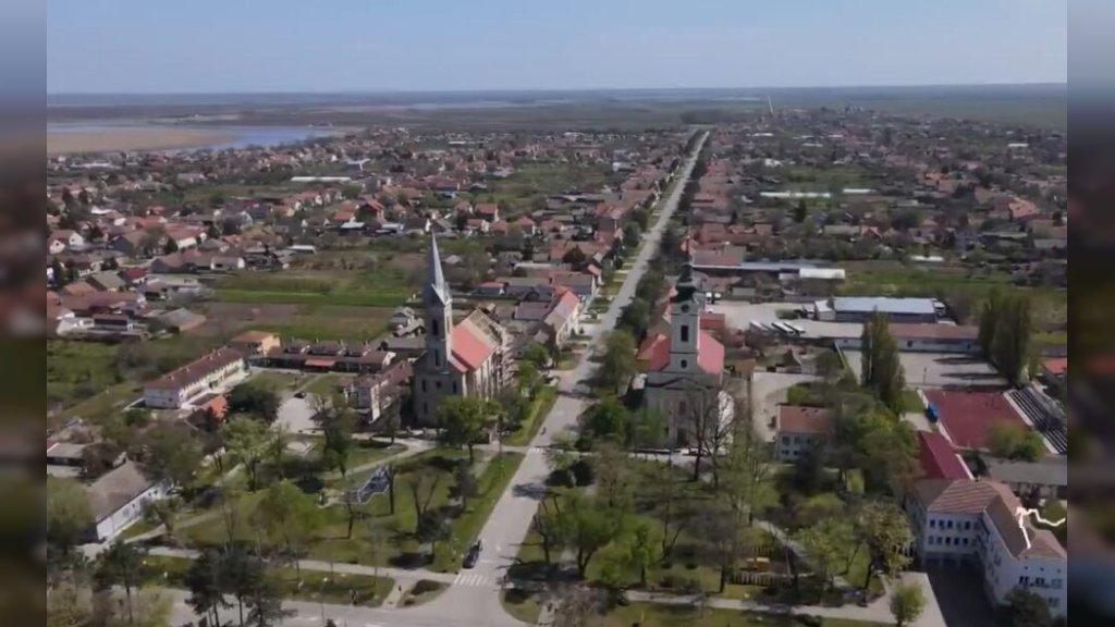 ŠKOLA U BAČKOM JARKU SE OBNAVLJA OD TEMELJA DO KROVA Nove učionice, sportska hala za đake i nastavnike- Vrednost investicije 800 miliona dinara