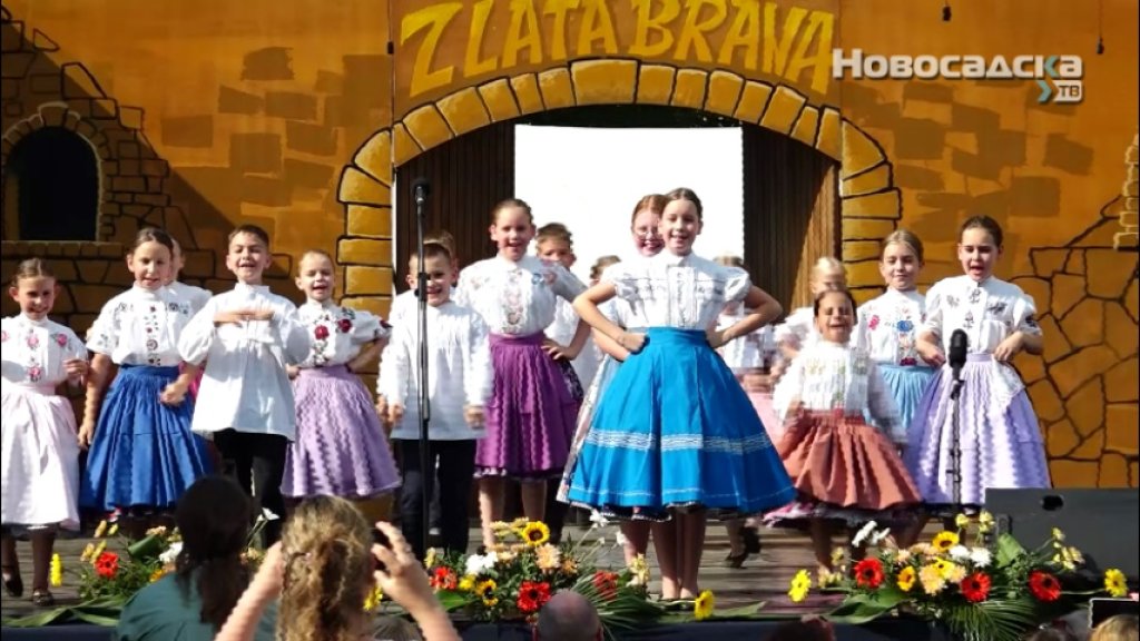 U KISAČU ODRŽAN DEČJI FOLKLORNI FESTIVAL „Zlatá Brána”