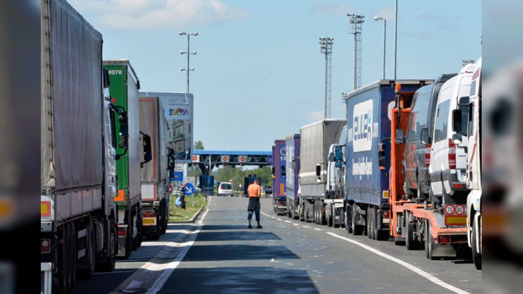 AMSS: Putnička vozila na graničnom prelazu Preševo čekaju 20 minuta na izlaz