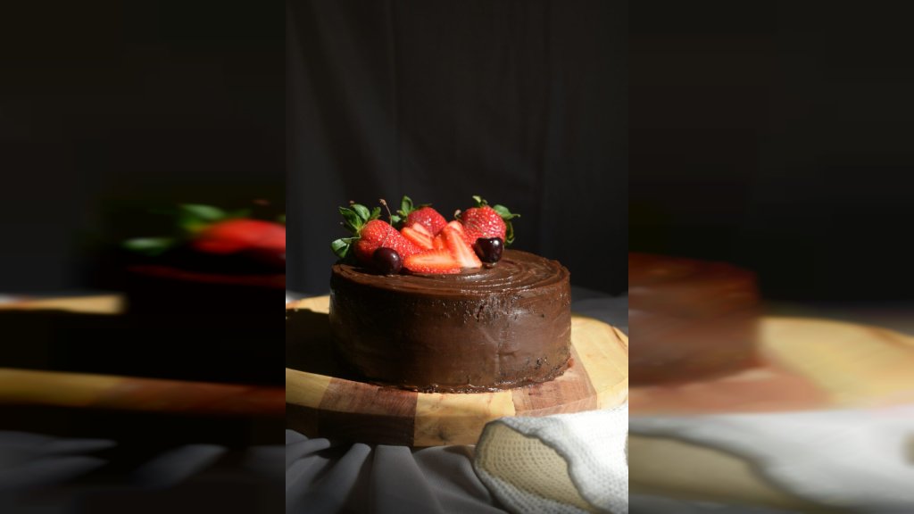 ZOVU JE „BESMRTNA“ Ova torta je puna voća i čokolade, a patišpanj se NE PEČE