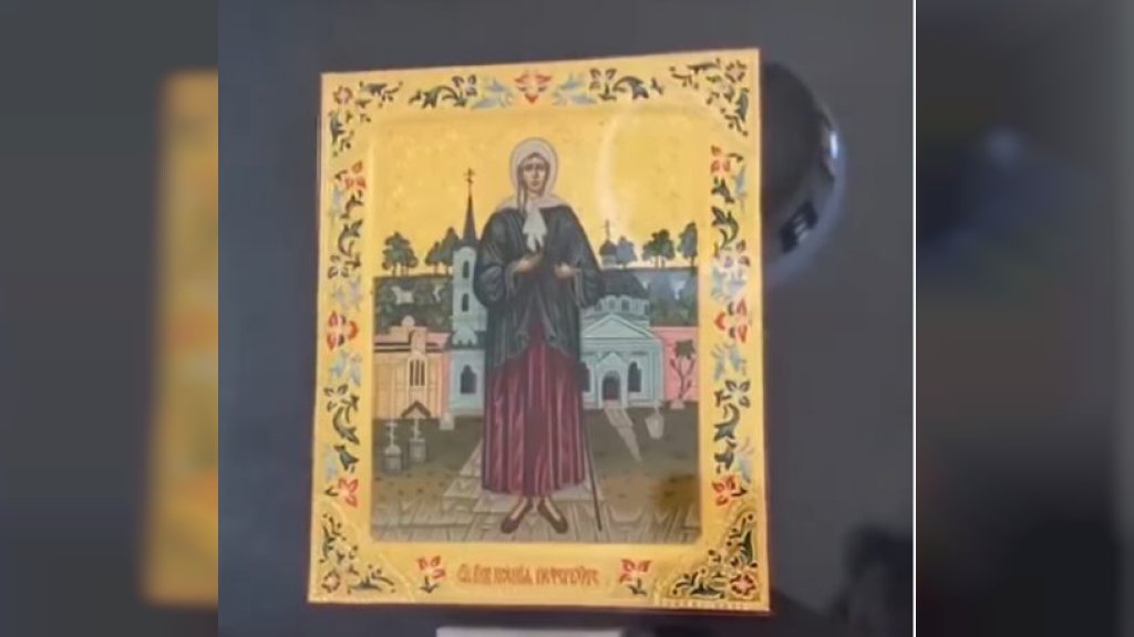 ČUDOTVORNA SVETINJA STIGLA U INĐIJU Vernici se mole ikoni Svete Ksenije Petrogradske, zaštitnice porodice