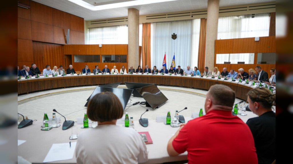 ISTORIJSKI NIZAK VODOSTAJ DUNAVA Dačić naložio hitne mere celog državnog sistema