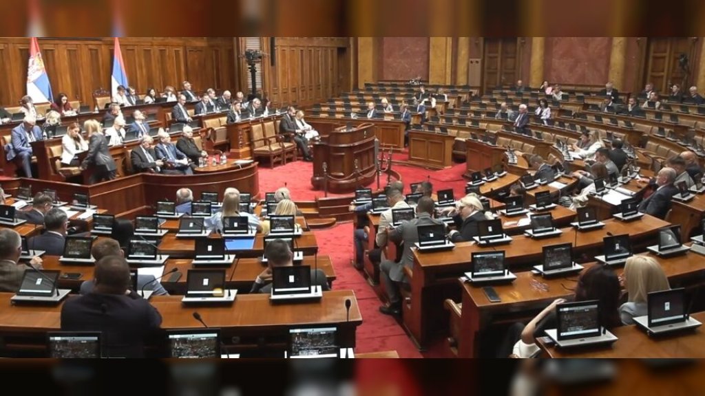 POSLANICI SKUPŠTINE SRBIJE NASTAVLJAJU VANREDNU SEDNICU Jedina tačka Predlog za glasanje o nepoverenju Vladi