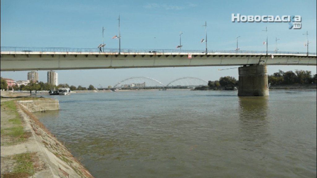 DUNAV SE POVLAČI IZ DANA U DAN Najavljen novi pad vodostaja, ugroženi rečni saobraćaj i ekosistem