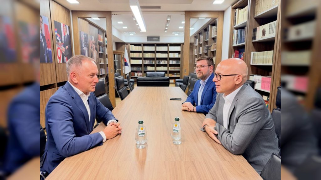 VUČEVIĆ SA AMBASADOROM MAĐARSKE Prijateljstvo Srbije i Mađarske nastavlja da jača